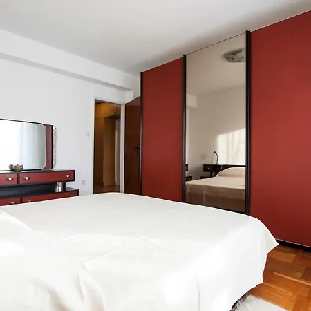 Nola By Rent Istria Appartamento *