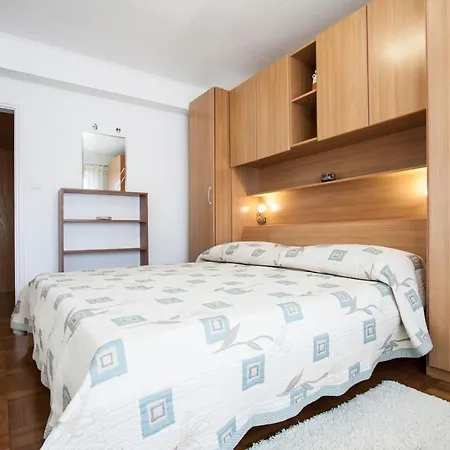 Nola By Rent Istria Appartamento *